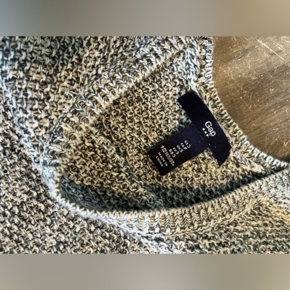 Gap Sleeveless Knit Scoop Neck Shirt Small